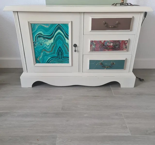 Restauración mueble con pintura a la tiza.