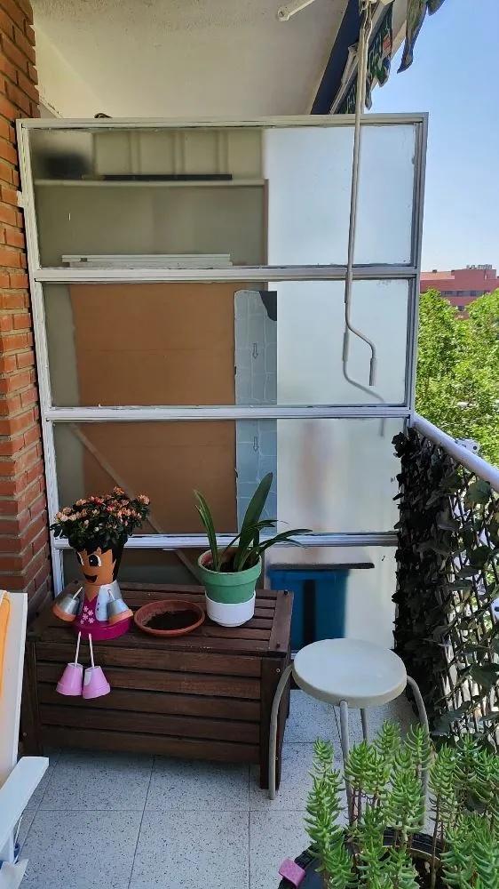 Separación con la terraza del vecino