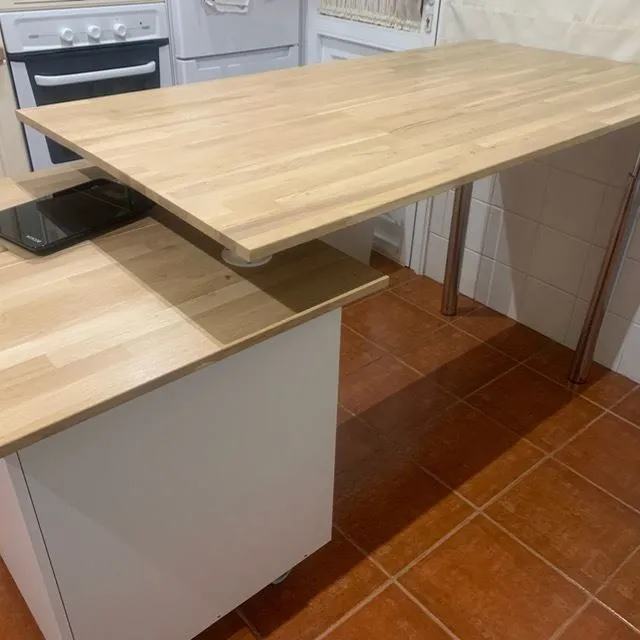 Montaje de una mesa multiusos