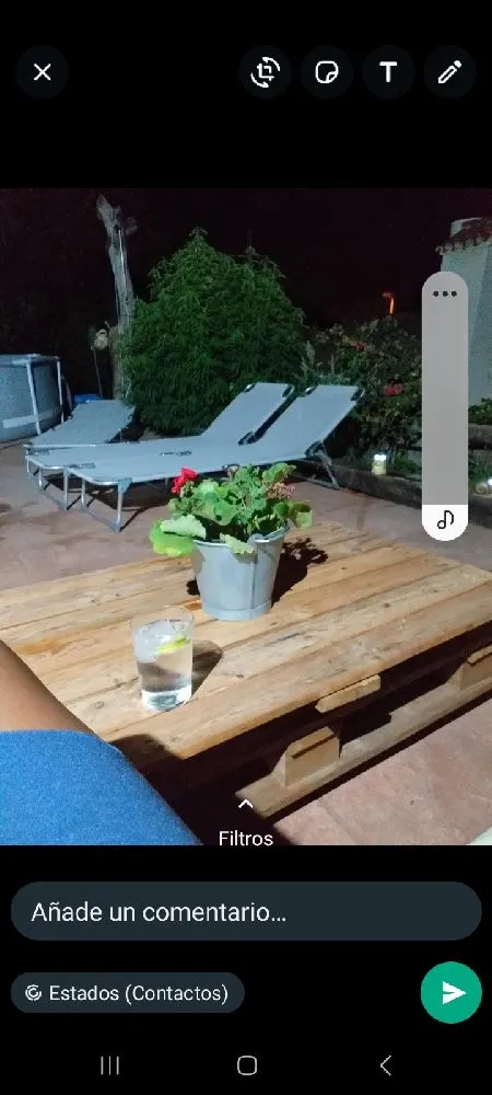 Mesa para las noches al fresco