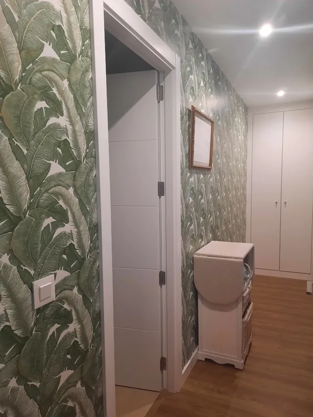 Papel pintado en vestidor