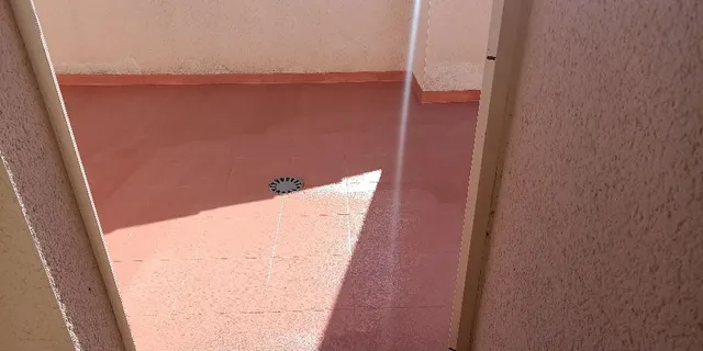 Pintar el suelo de la terraza con pintura anti gotelé