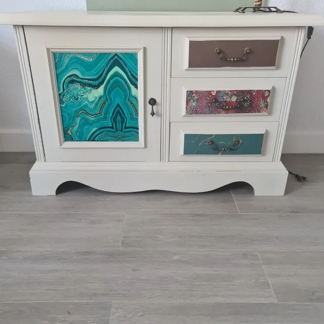 Restauración mueble con pintura a la tiza.