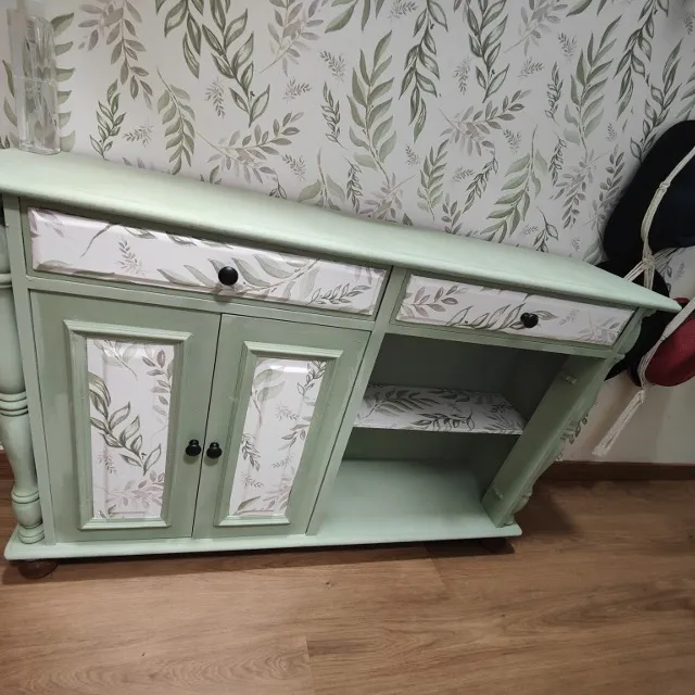 Restauración de mueble antiguo con pintura a tiza.