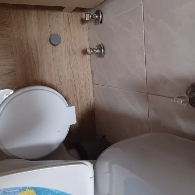 Instalación de suelo vinílico autoadhesivo en baño