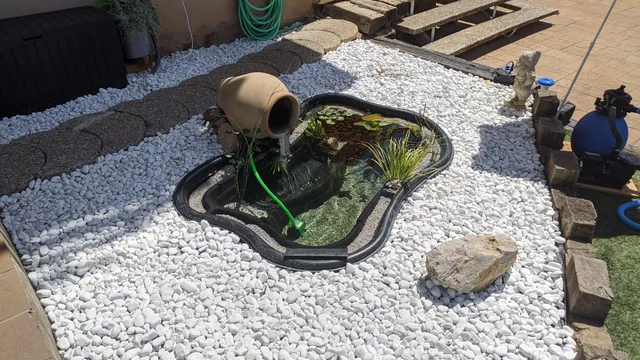 Instalación de un estanque en el jardín para tener un trocito de naturaleza cerca