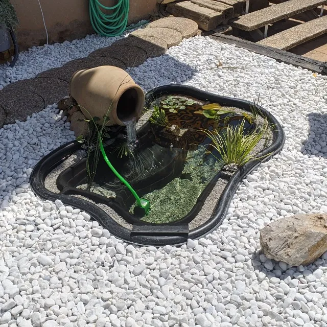 Instalación de un estanque en el jardín para tener un trocito de naturaleza cerca