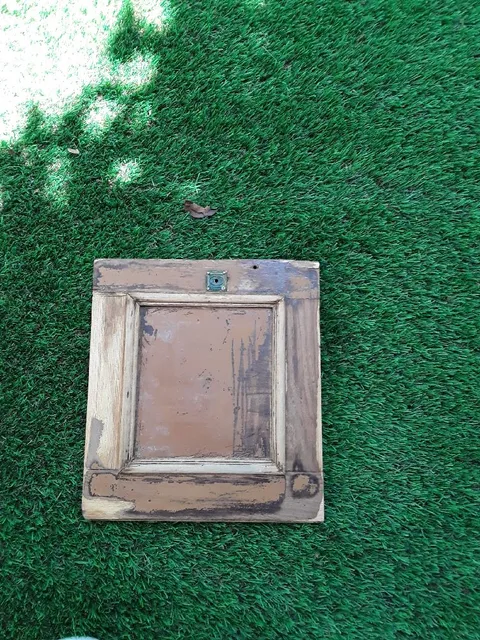 De puerta de mesita  a marco rustico