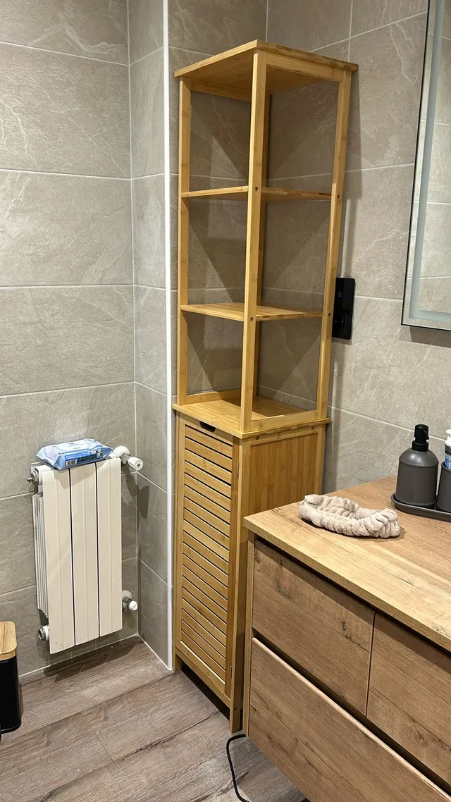 Reforma de baño con detalles en madera