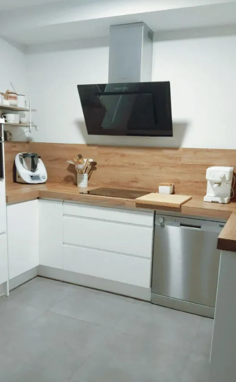 Reforma los muebles de tu cocina con vinilos de imitación madera 