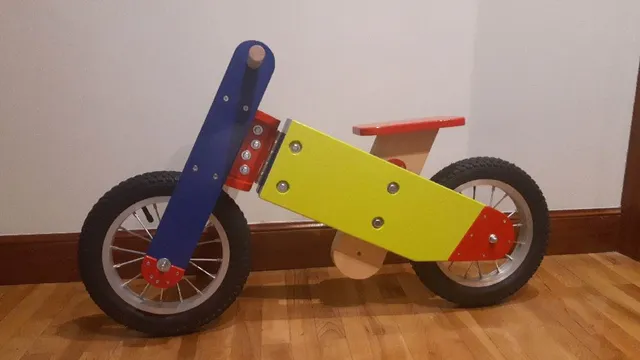 Construcción de una bicicleta infantil de madera