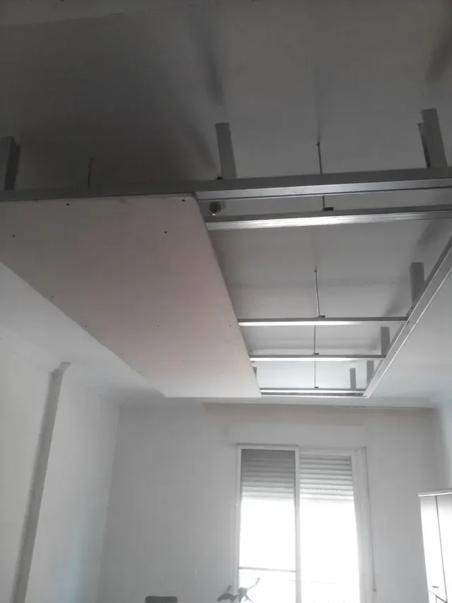 Cómo hacer un cajón para el techo con placas de cartón-yeso