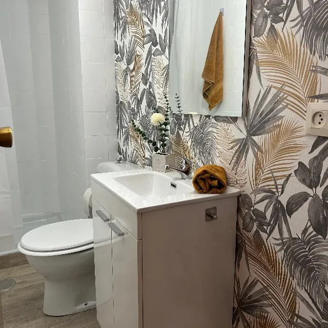 Cambia la imagen de tu baño en un fin de semana 🛠️✨