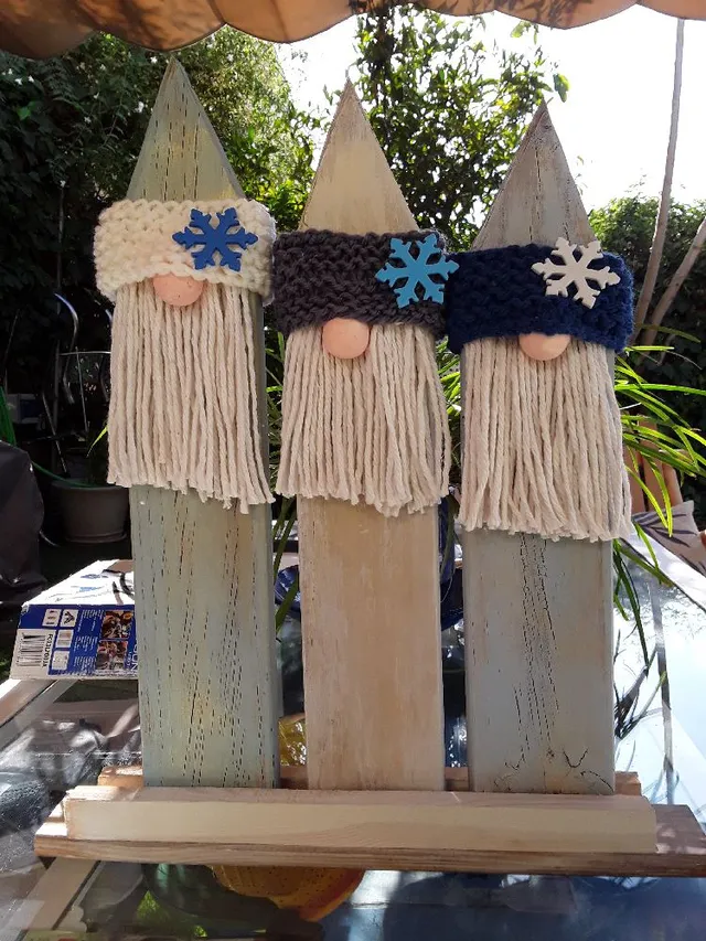 DIY: duendes de navidad  con tablones de madera