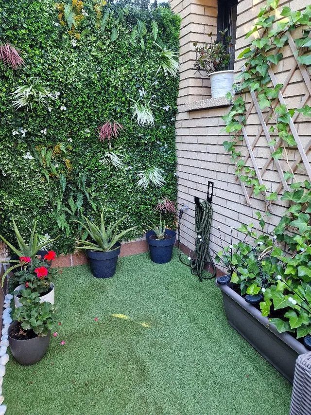 Reforma de la terraza: césped artificial y más