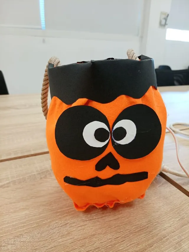 DIY Halloween: cesta para chuches con forma de calabaza