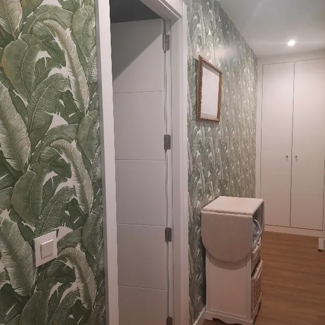 Papel pintado en vestidor