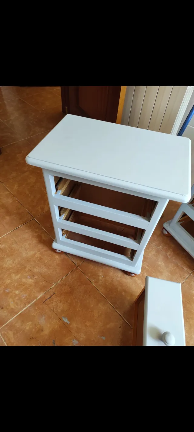 Pintar mesitas de madera con pintura a la tiza