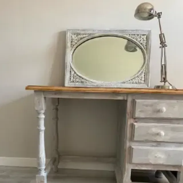Restauración de un escritorio con pintura
