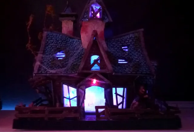 DIY de casa de brujas con poliestireno