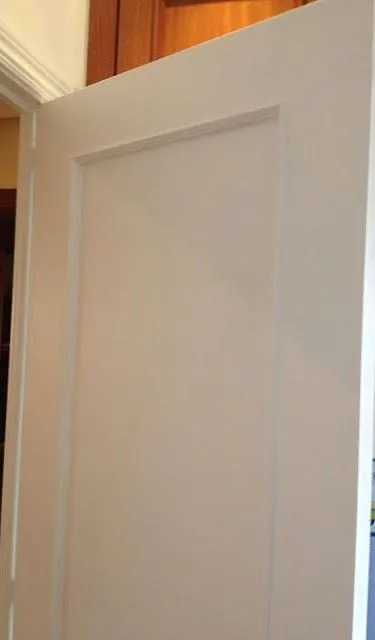 Renovando el color de la puerta con laca