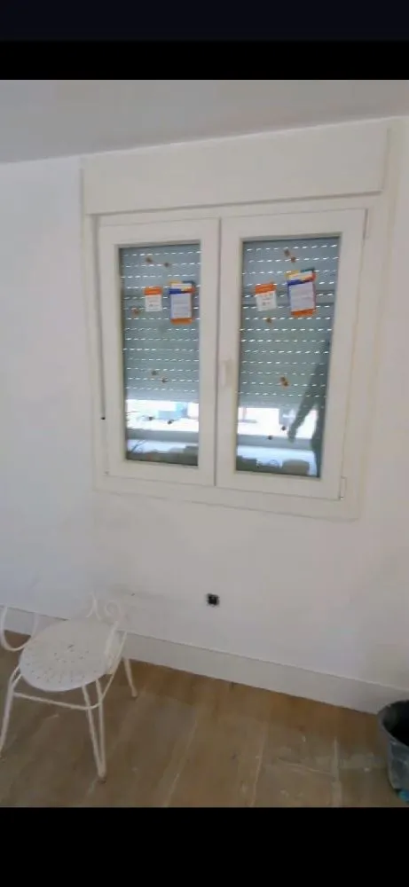 Instalación de estanterías Spaceo  para la colección de revistas y películas - 2