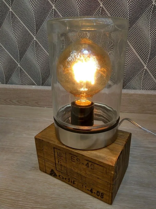 DIY: Lámpara de sobremesa con palet