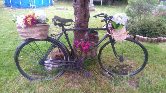 Bicicleta decorativa para el jardín