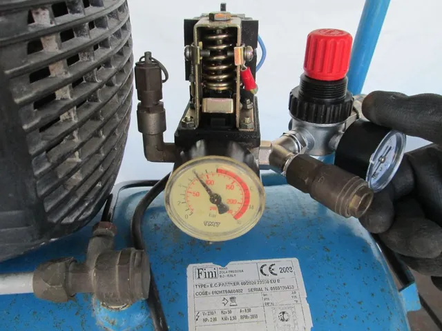 Cómo cambiar el regulador de presión de un compresor de aire y poner doble salida