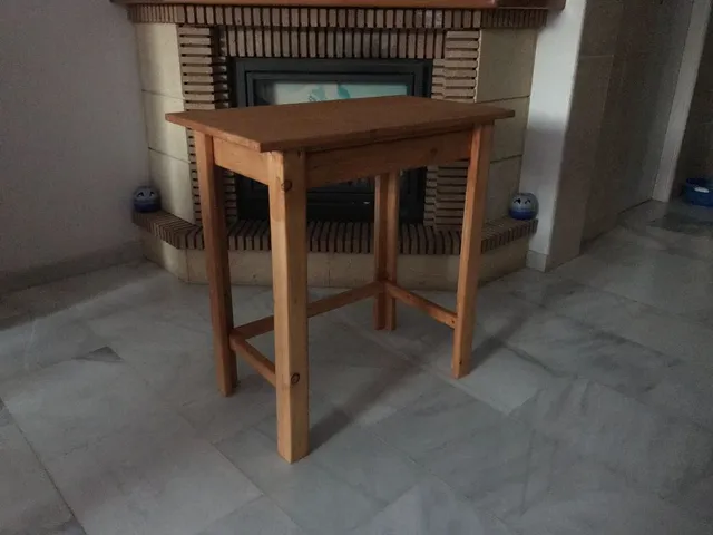 Mesa de 70 x 40 cm para una máquina de coser con madera de palet