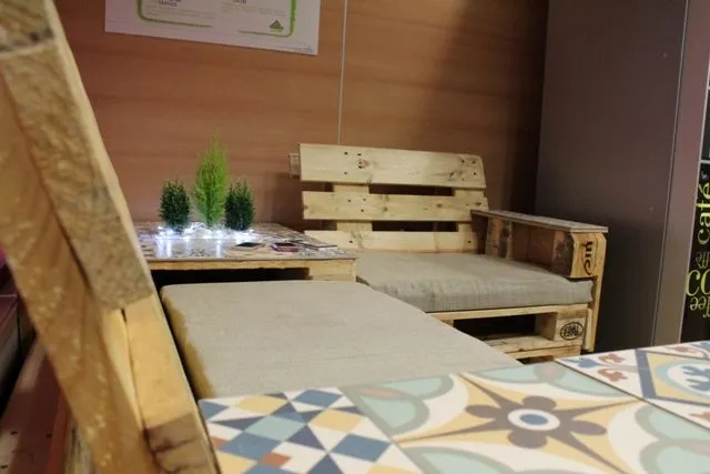 Cartagena: sofás y mesa con palets