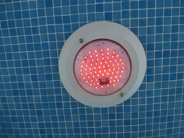 Cambio de foco LED de piscina