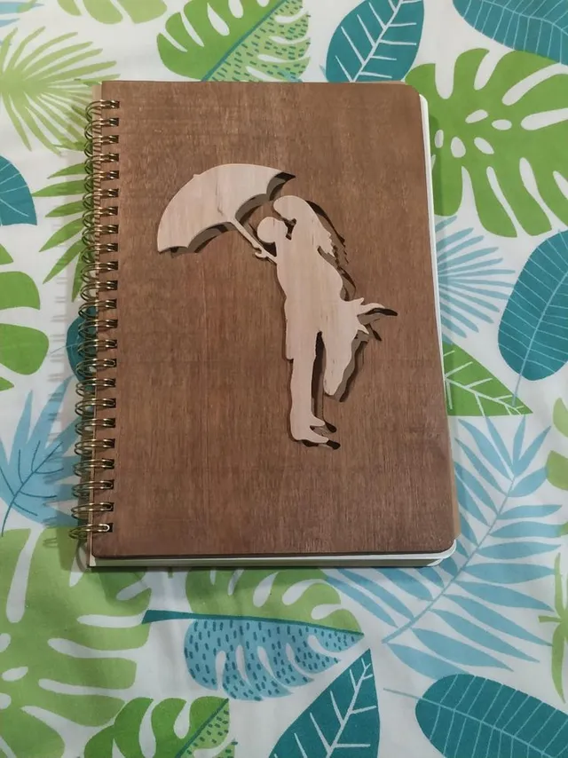 cuaderno de madera