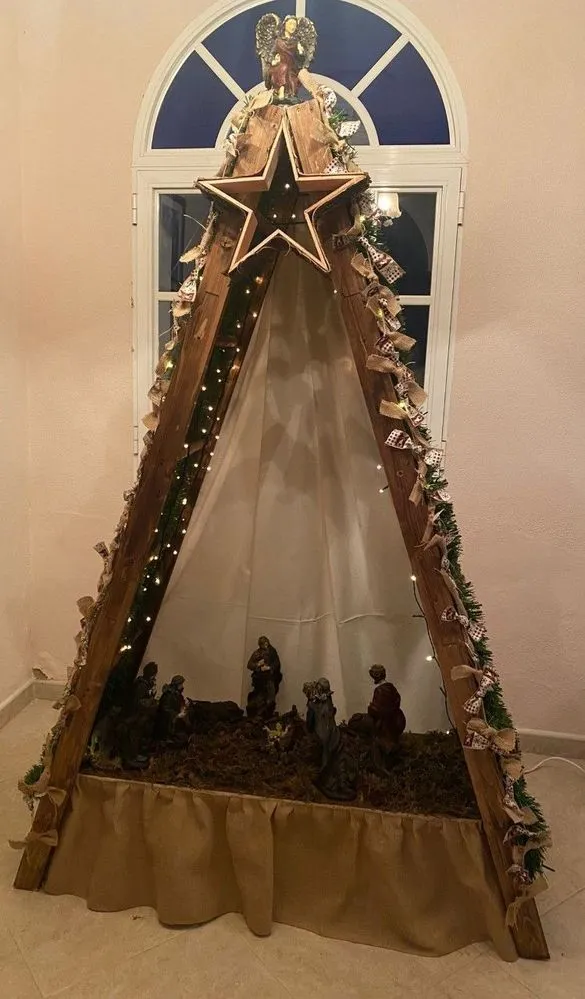 Belén-árbol navideños de madera