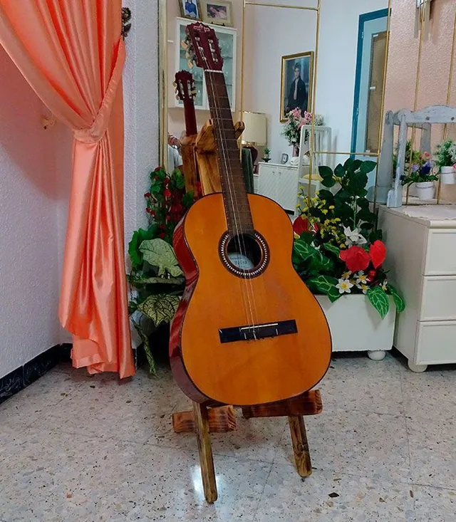 🎸Soporte para Guitarra Casero con madera de palé