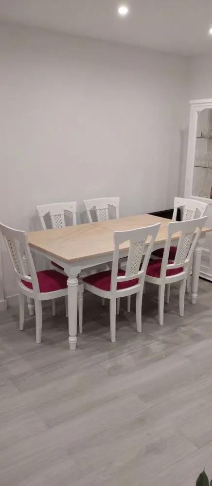 Modernizar mesa y sillas de comedor