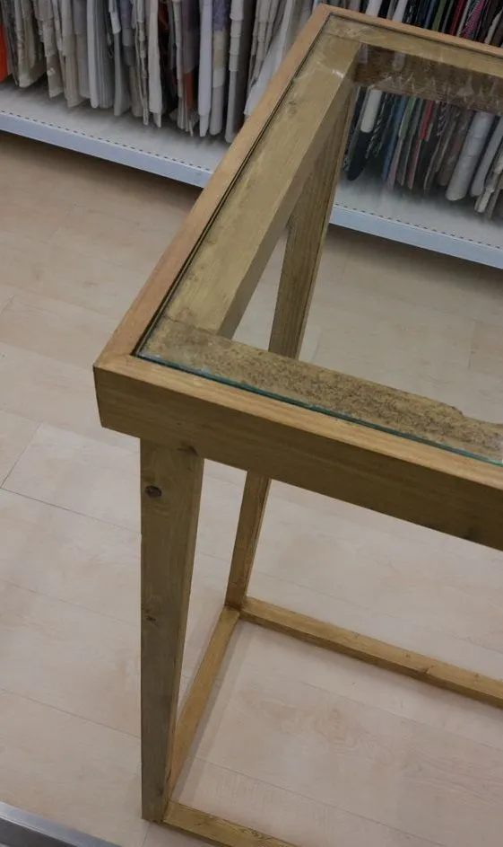 mesa de madera en forma de cubo 9.jpg