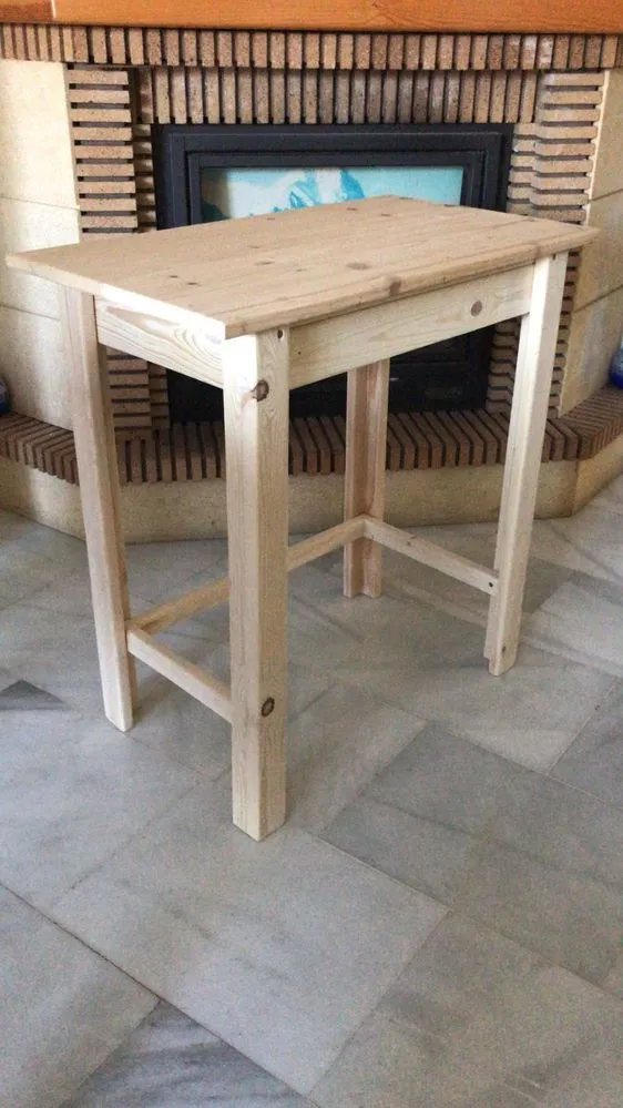 Mesa de 70 x 40 cm para una máquina de coser con madera de palet