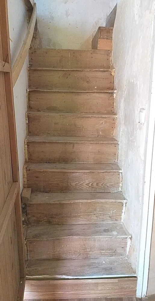 Primer tramo de escaleras que quiero sustituir.