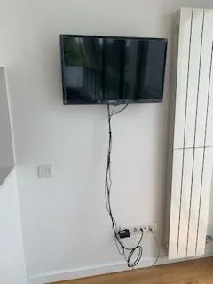 Esconder los cables de televisión