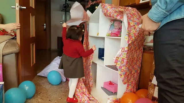 cómo hacer una casa de muñecas (15).jpg