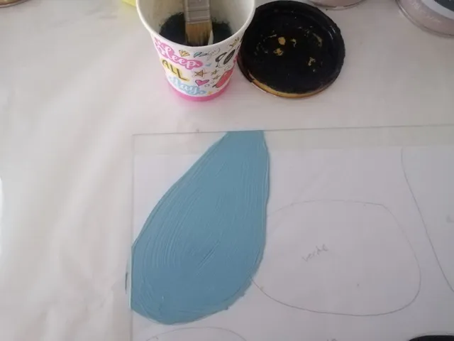 Los tonos azules los consigo mezclando el Chalk Paint de Luxens Saphir con el Cream