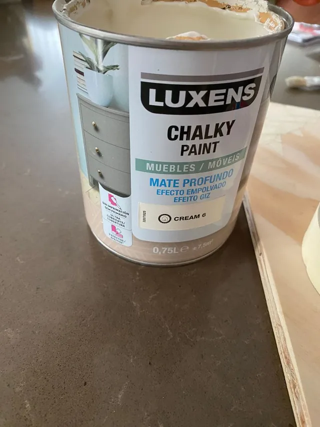 Utilice esta pintura Chalky Paint tan bonita