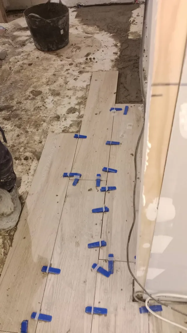 Renovación completa del suelo de toda la casa con porcelánico efecto madera