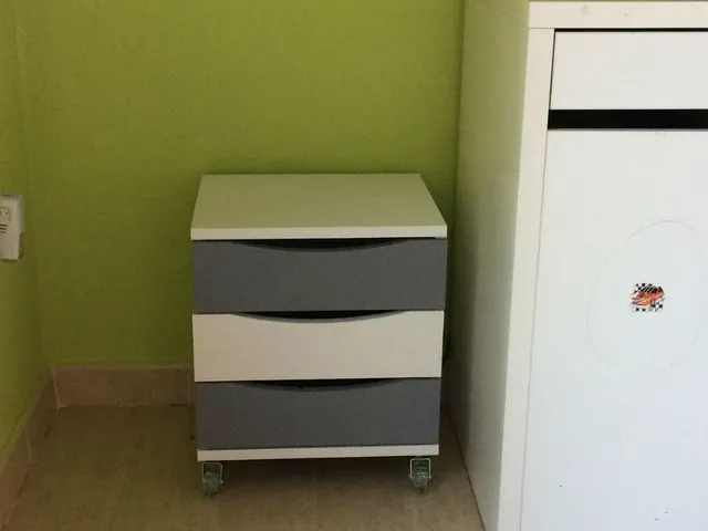 Cajonera acabada.jpg Cajonera acabada.jpg