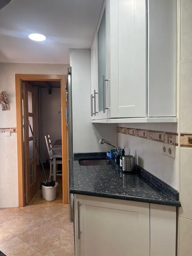 Pintura de muebles y azulejos de cocina