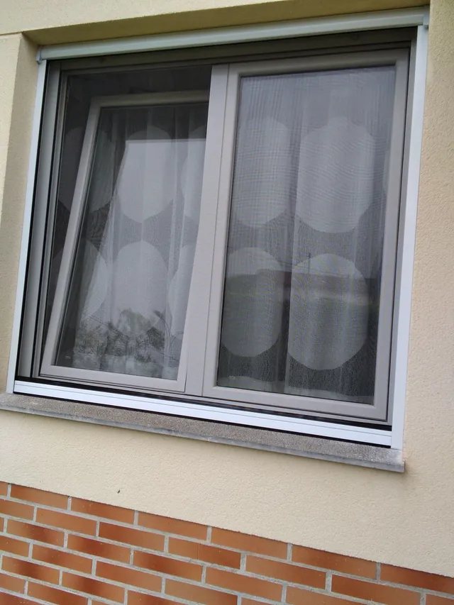 Mosquitera enrollable en mis ventanas