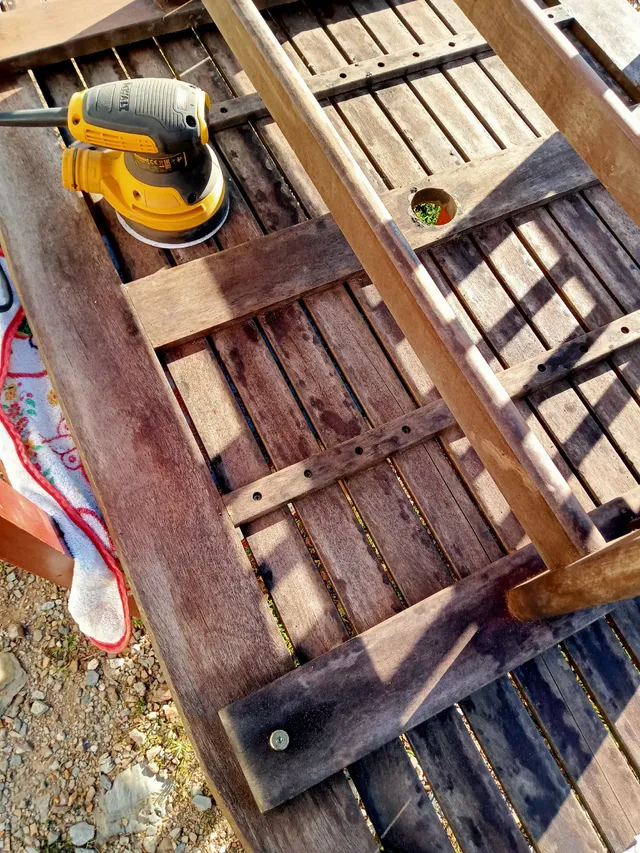 RESTAURACIÓN DE CONJUNTO DE JARDÍN EN TEKA