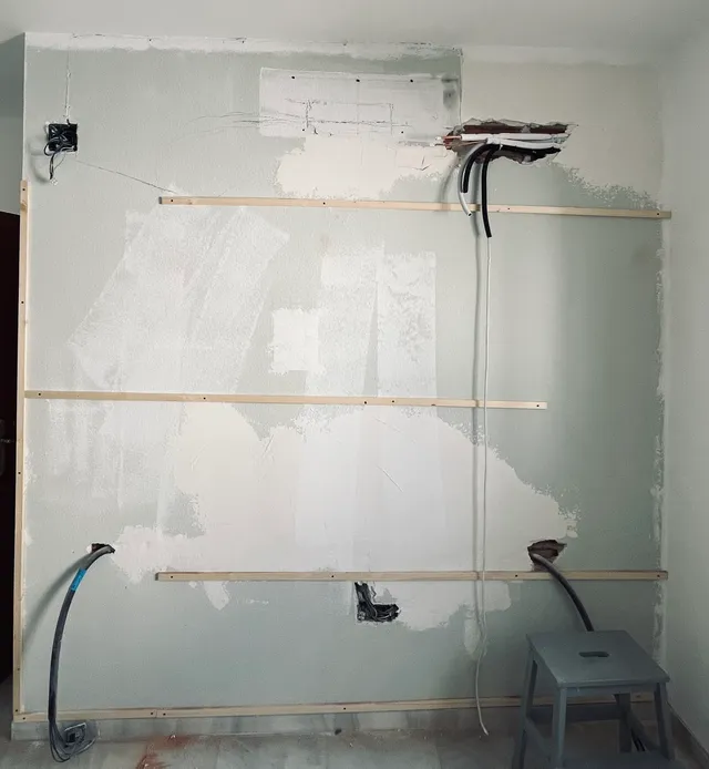 Pared de dormitorio acabado palilleria