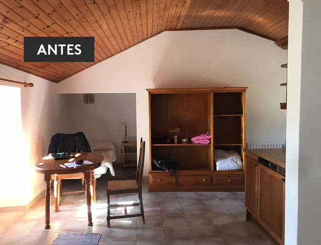 armario-antes-1b.jpg El color miel dominaba la habitación, compitiendo con el suelo en tonos grises en una combinación nada armónica